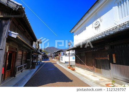 [Mie Prefecture] Sekimachi Sekijuku Traditional Buildings in Sunny Weather 112329707