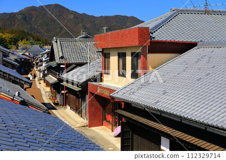 [Mie Prefecture] Sekimachi Sekijuku Traditional Buildings in Sunny Weather 112329714
