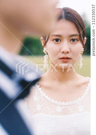 新娘的目光 112330537