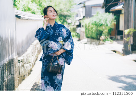 浴衣的女人 112331500