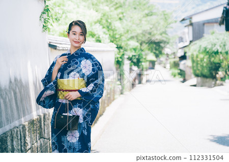 浴衣的女人 112331504