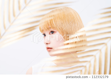 年輕女子 年輕女子 112332179