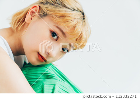 年輕女性的美麗 112332271