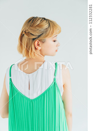 年輕女性的美麗 年輕女性的美麗 112332281