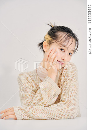 可愛的女人形象 112335422