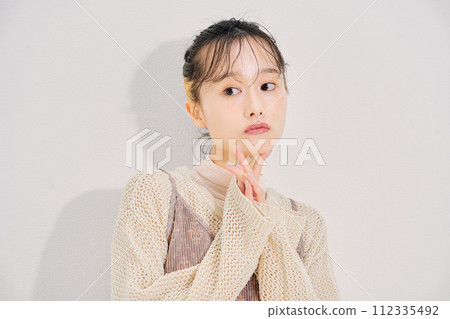 cute woman image 112335492
