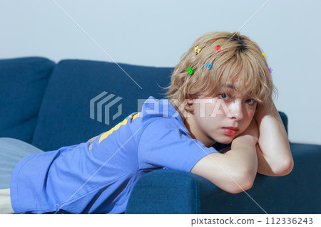 年輕女性的時尚快照 112336243