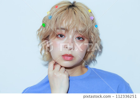 fashion snaps of young women 112336251