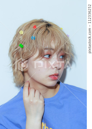 年輕女性的時尚快照 112336252