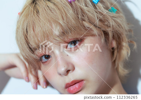 fashion snaps of young women 112336265