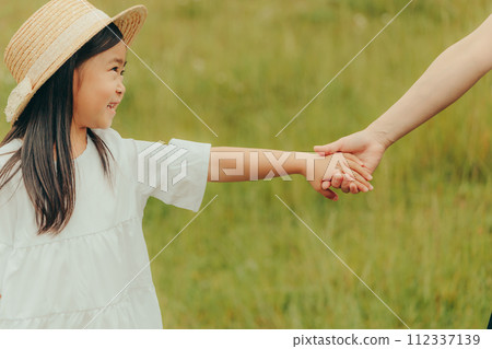女孩 孩子 肌膚之親 女孩 孩子 肌膚之親 112337139