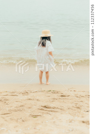 girl in the sea 112337456