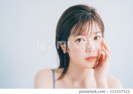 Beauty image of young women 112337522