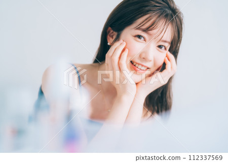 Beauty image of young women Beauty image of young women 112337569