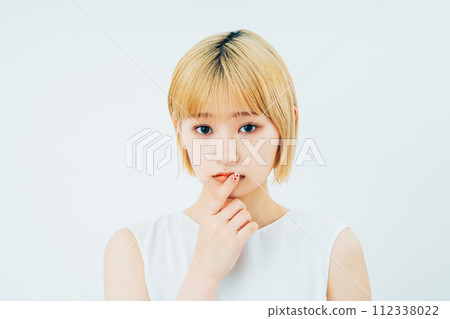 Beauty of young women 112338022