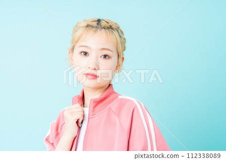 年輕女性的美麗 112338089