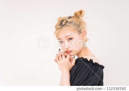 Beauty of young women 112338192