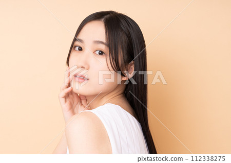 Beauty of young women 112338275