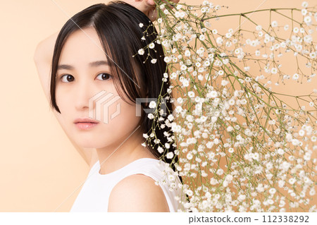 Beauty of young women 112338292