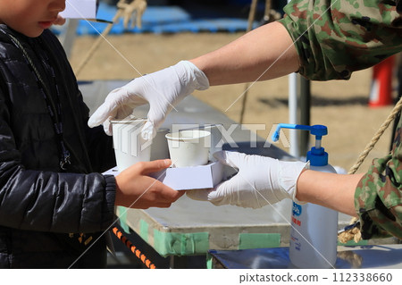 Self-Defense Forces soup kitchen training: Providing hot meals Self-Defense Forces soup kitchen training: Providing hot meals 112338660