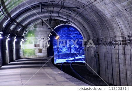 隧道裡的車站！？上越線偏僻的車站……上越線夕美曾站 112338814