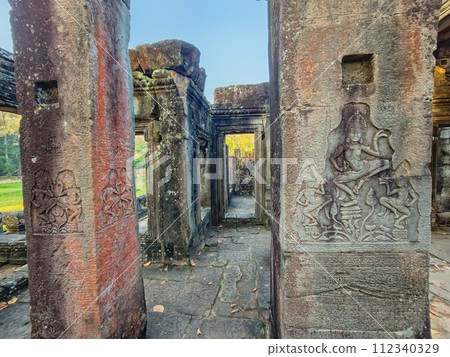Bas relief sculpture on Bayon temple in Angkor, Cambodia 112340329