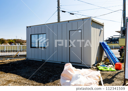 建築工地的活動房屋 建築工地的活動房屋 112341509