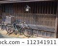 舊城區景觀和自行車 112341911