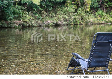 安靜的湖邊長椅 112342135