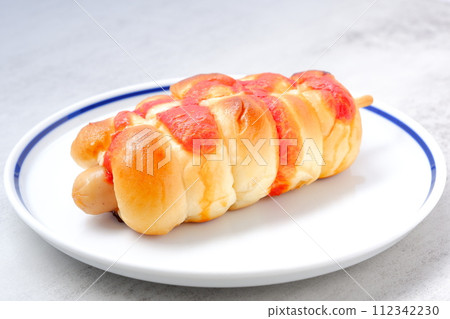 美味的法蘭克福香腸麵包串 112342230