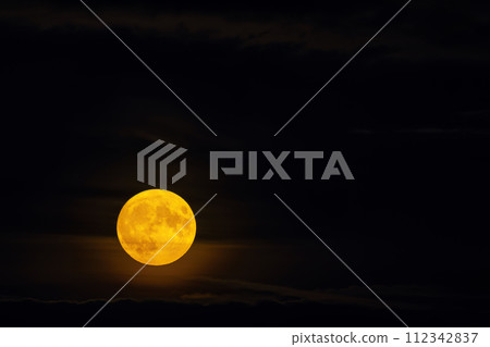 Supermoon, full moon that nearly coincides with perigee, the closest that the Moon comes to the Earth in its elliptic orbit. 112342837