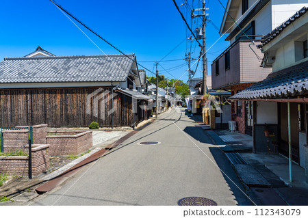 【重要傳統建築群保存地區】兵庫縣丹波筱山市筱山河原町妻有商館第1群 112343079