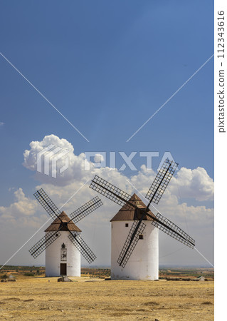 Windmills near Mota del Cuervo, Toledo, Castilla La Mancha, Spain 112343616