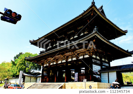 【京都】春天的仁和寺、藍天和仁王門 【京都】春天的仁和寺、藍天和仁王門 112345734