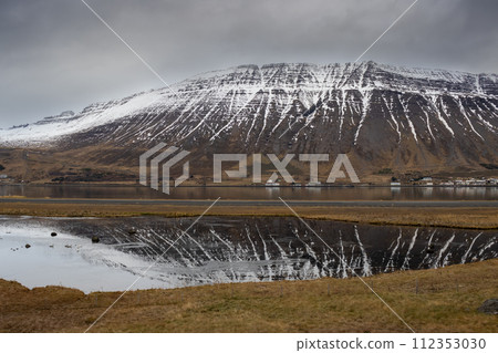 Atlantic ocean coast and mountains, Westfjords, Iceland 112353030