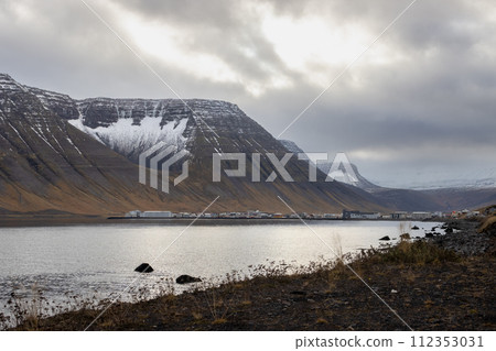 Atlantic ocean coast and mountains, Westfjords, Iceland Atlantic ocean coast and mountains, Westfjords, Iceland 112353031