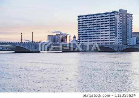 Bandai Bridge in Niigata early morning 112353624
