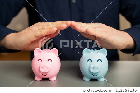 Insurance and banking for married couples. Protect both spouses financially in case of unexpected events. Life or health insurance. Saving money, fostering financial security 112355139