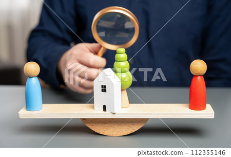 Judging who owns the house. legal consultation. determine ownership. real estate law. Conflict upon entering into inheritance. Divorce proceedings and division of property. 112355146