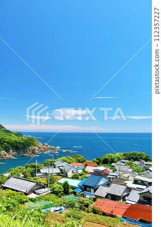 Kochi Prefecture, a rural town with a view of the blue sky and the sea 112357227