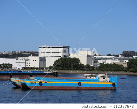 Barge (city sea) Barge (city sea) 112357678