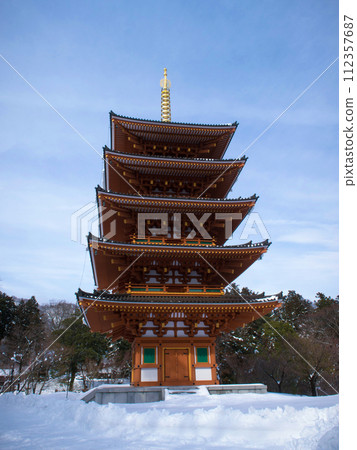 Seisoji five-storied pagoda snow 112357687