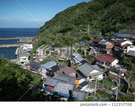 Hahajima village and port Okinoshima 112357708