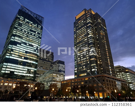 東京車站週邊：夜晚的建築物 112358361