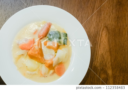 Cream stew｜True overhead view 112358483