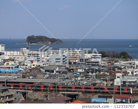 東京都交通局5500型和東京灣橫須賀的風景 112358707