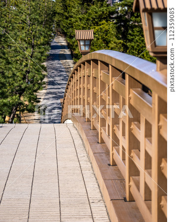 草加松原散步道的矢立橋(埼玉縣草加市) 草加松原散步道的矢立橋(埼玉縣草加市) 112359085