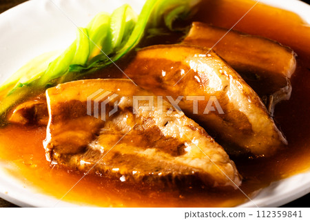 Dongpo meat (braised pork) 112359841