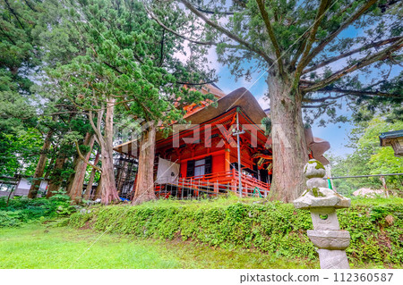 Fresh greenery and Dewa Sanzan Shrine 112360587