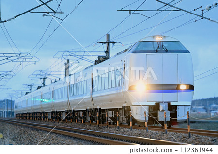 Hokuriku Main Line Awara Onsen-Maruoka JR West 683 series 4000 series B37 formation (Kyoto) Thunderbird Hokuriku Main Line Awara Onsen-Maruoka JR West 683 series 4000 series B37 formation (Kyoto) Thunderbird 112361944